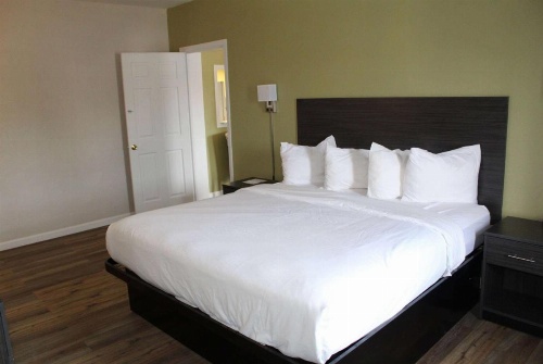 Baymont by Wyndham Front Royal Near Shenandoah National Park image 33